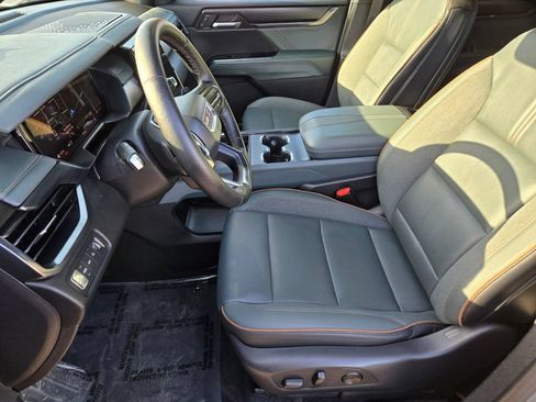 Used 2024 GMC Acadia AT4 w/ Luxury Package AWD/4WD image 10