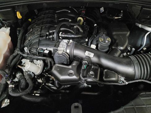 Used 2023 Jeep Grand Cherokee Laredo w/ Luxury Tech Group I image 30