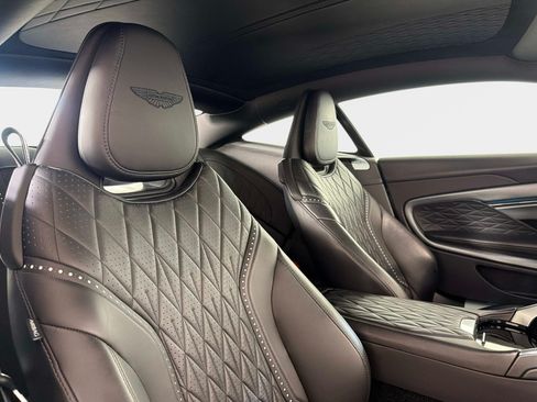 Used 2024 Aston Martin DB12 Coupe RWD image 27