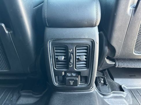 Used 2022 Jeep Grand Cherokee Limited AWD/4WD image 47
