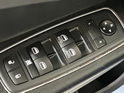 Used 2020 Dodge Charger SXT w/ Leather Interior Group RWD image 14