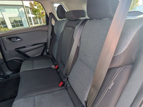 Used 2023 Nissan Rogue SV image 24