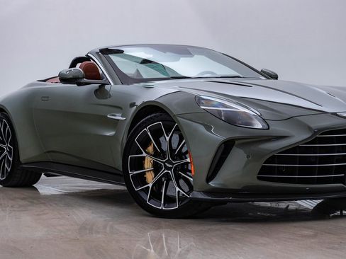 Used 2026 Aston Martin V8 Vantage Roadster image 2