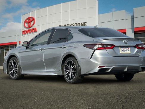 Certified 2021 Toyota Camry SE image 5