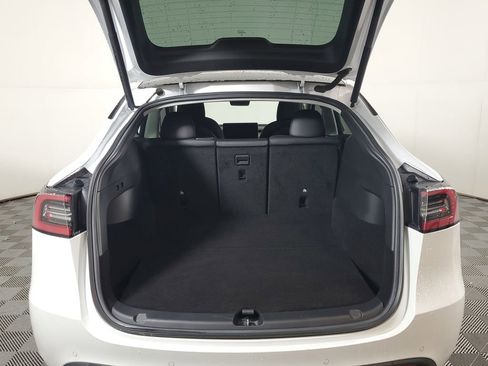 Used 2021 Tesla Model Y Long Range image 7