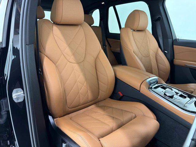Certified 2024 BMW X5 xDrive40i w/ Parking Assistance Package AWD/4WD image 19
