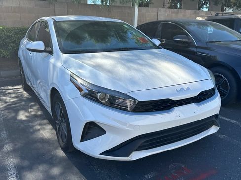 Used 2023 Kia Forte LXS FWD image 2