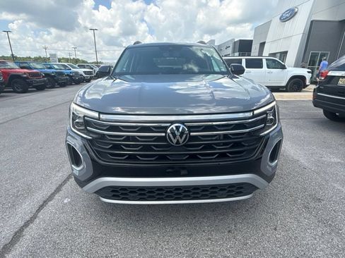 Used 2025 Volkswagen Atlas Peak Edition SE AWD/4WD image 3