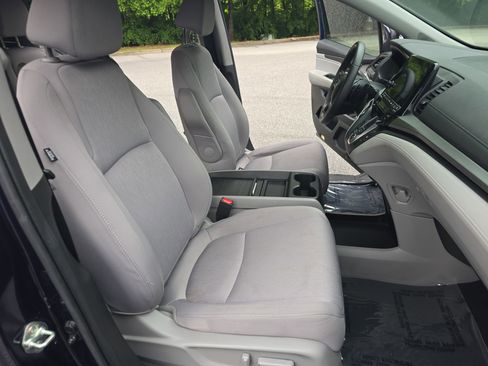 Used 2019 Honda Odyssey EX image 10