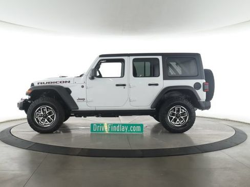 Used 2025 Jeep Wrangler Unlimited Rubicon AWD/4WD image 9