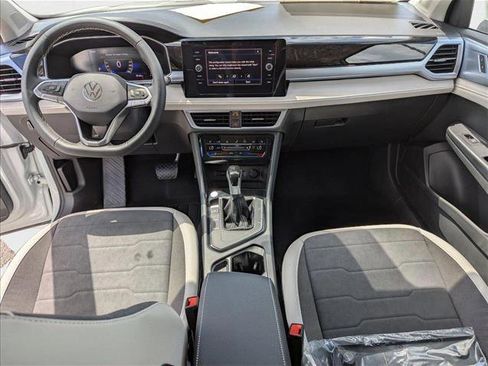 New 2025 Volkswagen Taos SE image 23