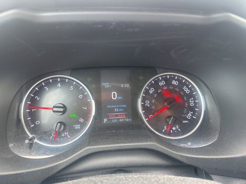 Certified 2022 Toyota RAV4 XLE w/ Convenience Package image 4