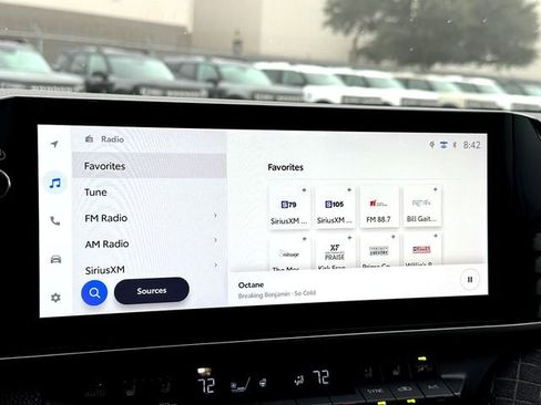 Used 2025 Toyota Camry XLE image 21