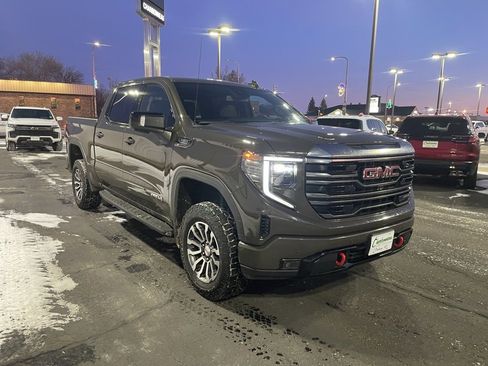 Used 2023 GMC Sierra 1500 AT4 image 4