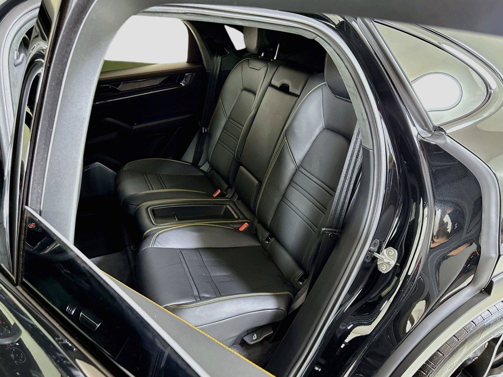 Used 2025 Porsche Cayenne Turbo GT AWD/4WD image 24