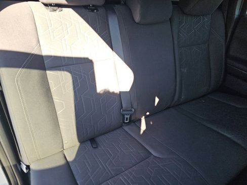 Used 2017 Toyota Tacoma TRD Sport AWD/4WD image 30