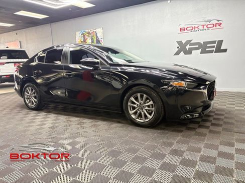 Used 2021 MAZDA MAZDA3 s FWD image 1