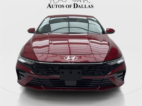 Used 2025 Hyundai Elantra SEL FWD image 3