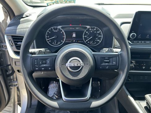 Used 2024 Nissan Rogue S AWD/4WD image 11