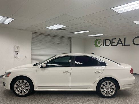 Used 2014 Volkswagen Passat 1.8T SEL Premium image 8