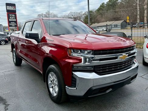 Used 2021 Chevrolet Silverado 1500 LT image 3