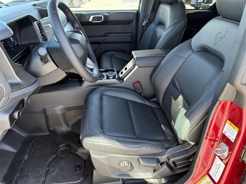 New 2025 Ford Bronco Badlands image 12