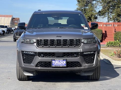 New 2026 Jeep Grand Cherokee Limited Reserve image 4