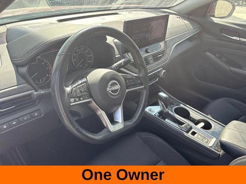 Used 2023 Nissan Altima 2.5 SV w/ SV Premium Package AWD/4WD image 4
