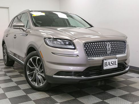 Used 2021 Lincoln Nautilus Reserve AWD/4WD image 2