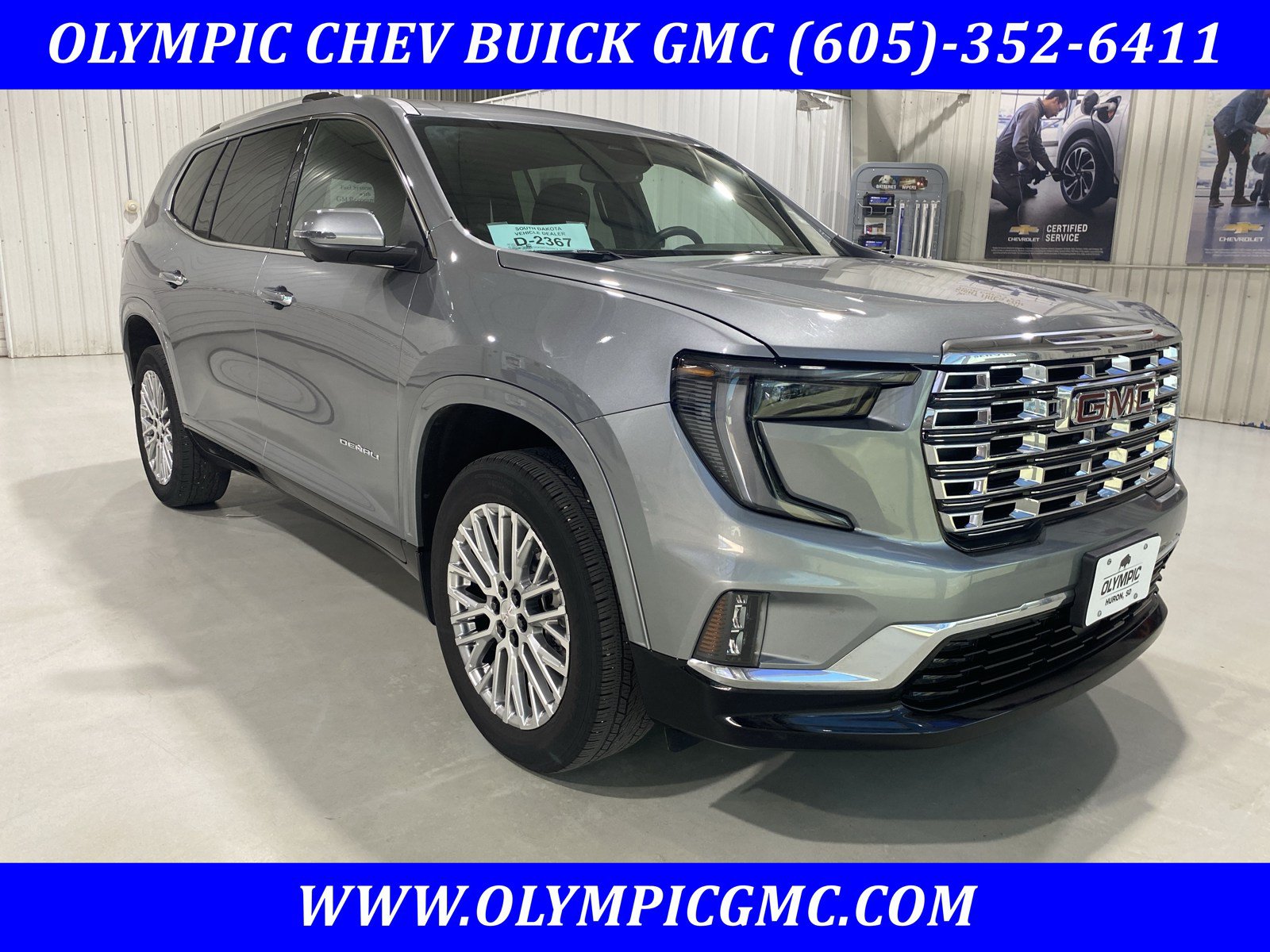 Used 2025 GMC Acadia Denali w/ LPO, Floor Liner Package AWD/4WD image 1