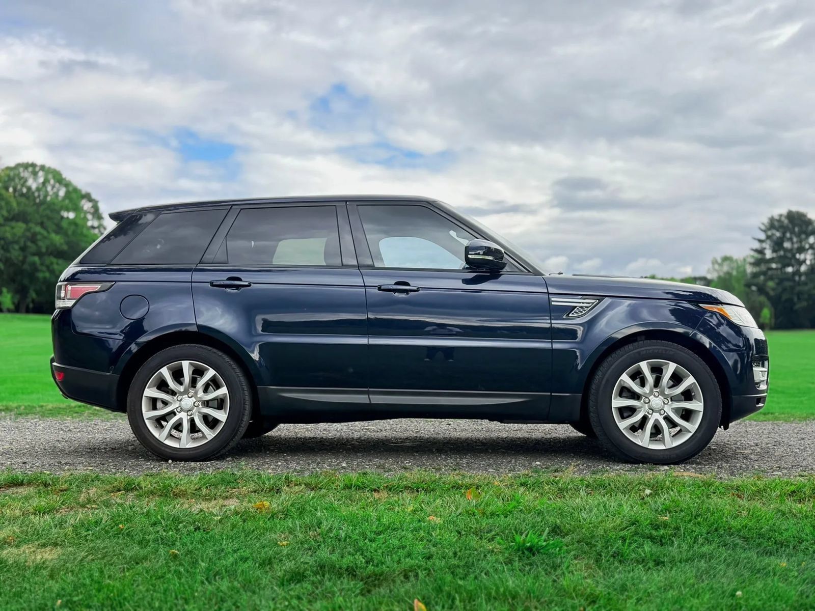 Used 2016 Land Rover Range Rover Sport HSE AWD/4WD image 31