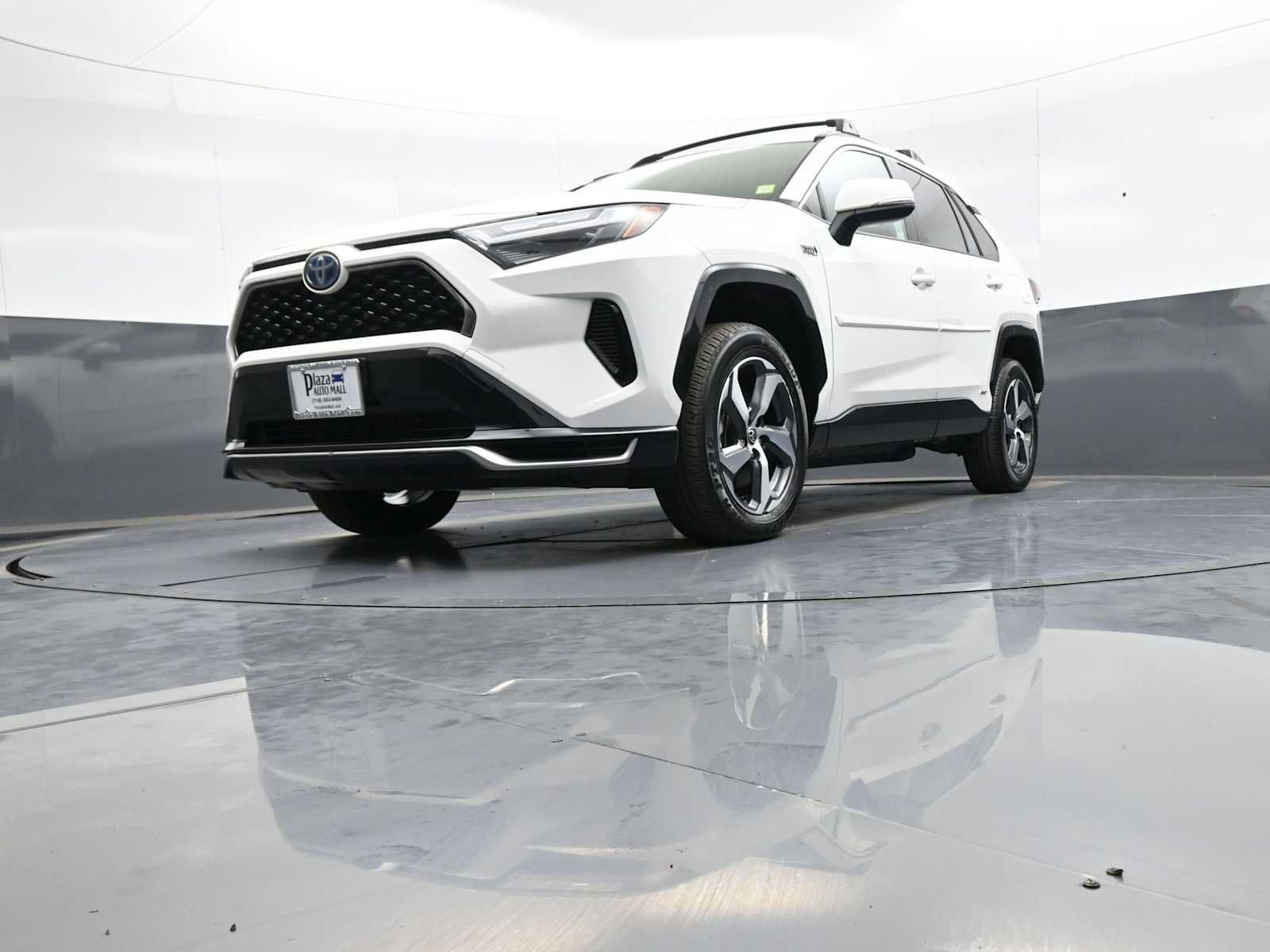 Used 2023 Toyota RAV4 SE w/ Weather & Moonroof Package AWD/4WD image 26