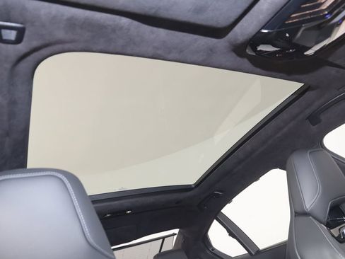 Used 2025 BMW M5 w/ Executive Package image 12