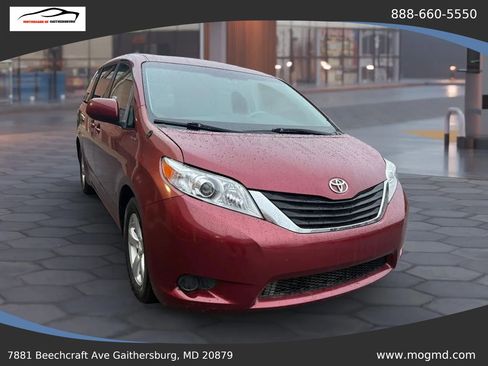 Used 2012 Toyota Sienna LE image 8