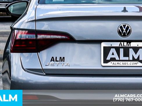 Used 2024 Volkswagen Jetta SE FWD image 12