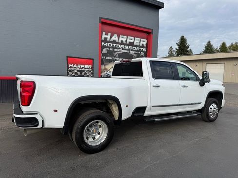 Used 2024 Chevrolet Silverado 3500 High Country w/ Technology Package image 5