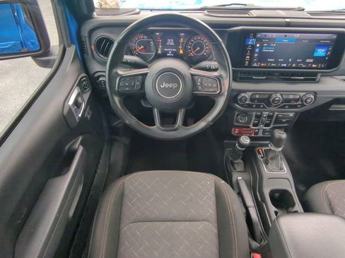 Certified 2024 Jeep Gladiator Mojave AWD/4WD image 18