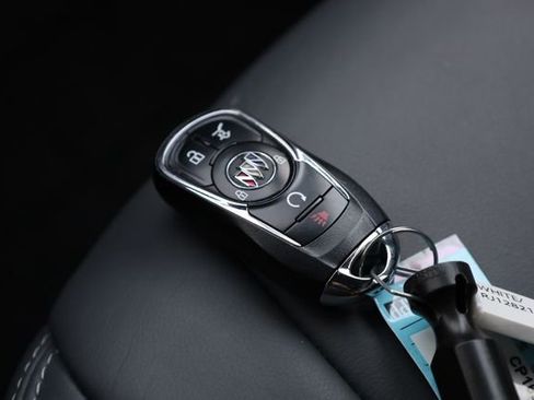 Used 2024 Buick Enclave Premium image 37