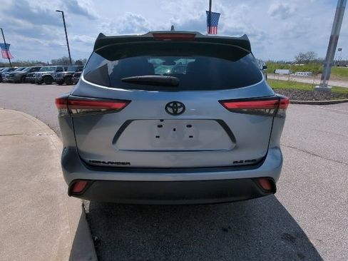 Used 2021 Toyota Highlander XLE image 8