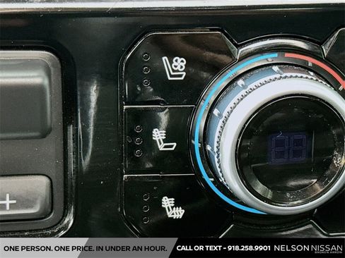 Used 2024 GMC Sierra 2500 SLT w/ SLT Premium Package image 21