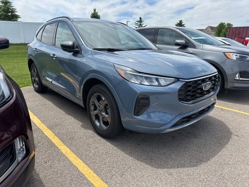 Used 2024 Ford Escape ST-Line w/ Tech Pack #1 AWD/4WD image 7