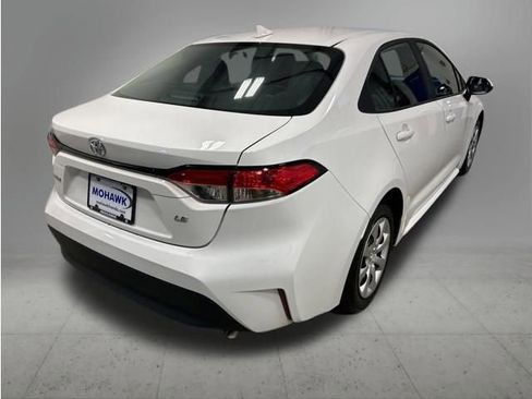 Used 2024 Toyota Corolla LE FWD image 5