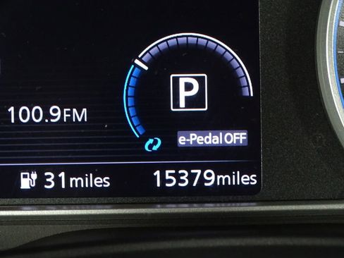 Used 2023 Nissan Leaf S image 39