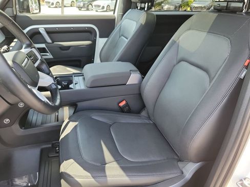 Used 2023 Land Rover Defender 90 X-Dynamic SE image 15