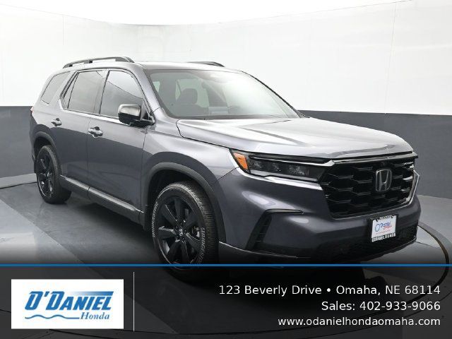 Used 2025 Honda Pilot Black Edition image 8