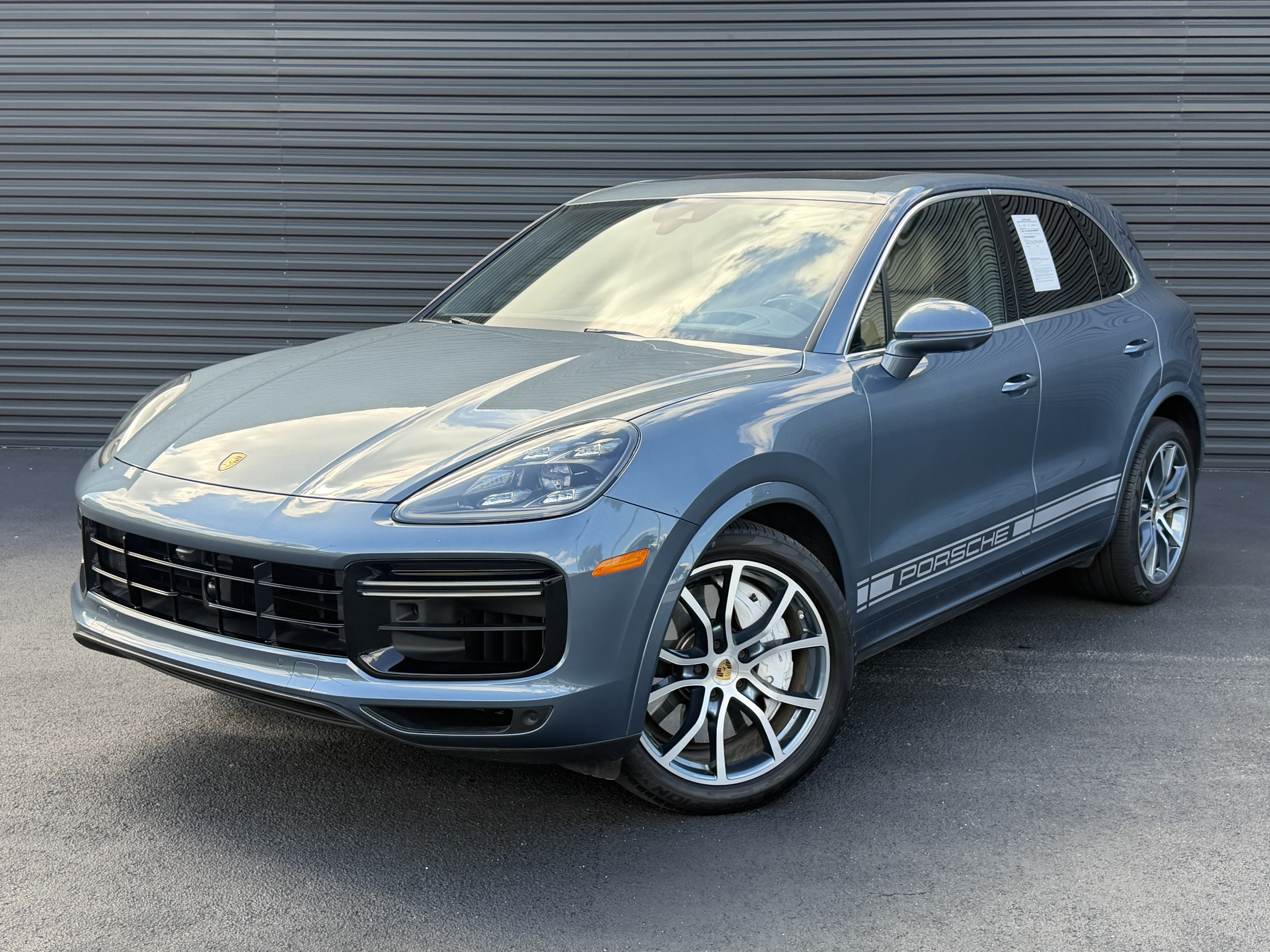 Used 2020 Porsche Cayenne Turbo AWD/4WD image 1
