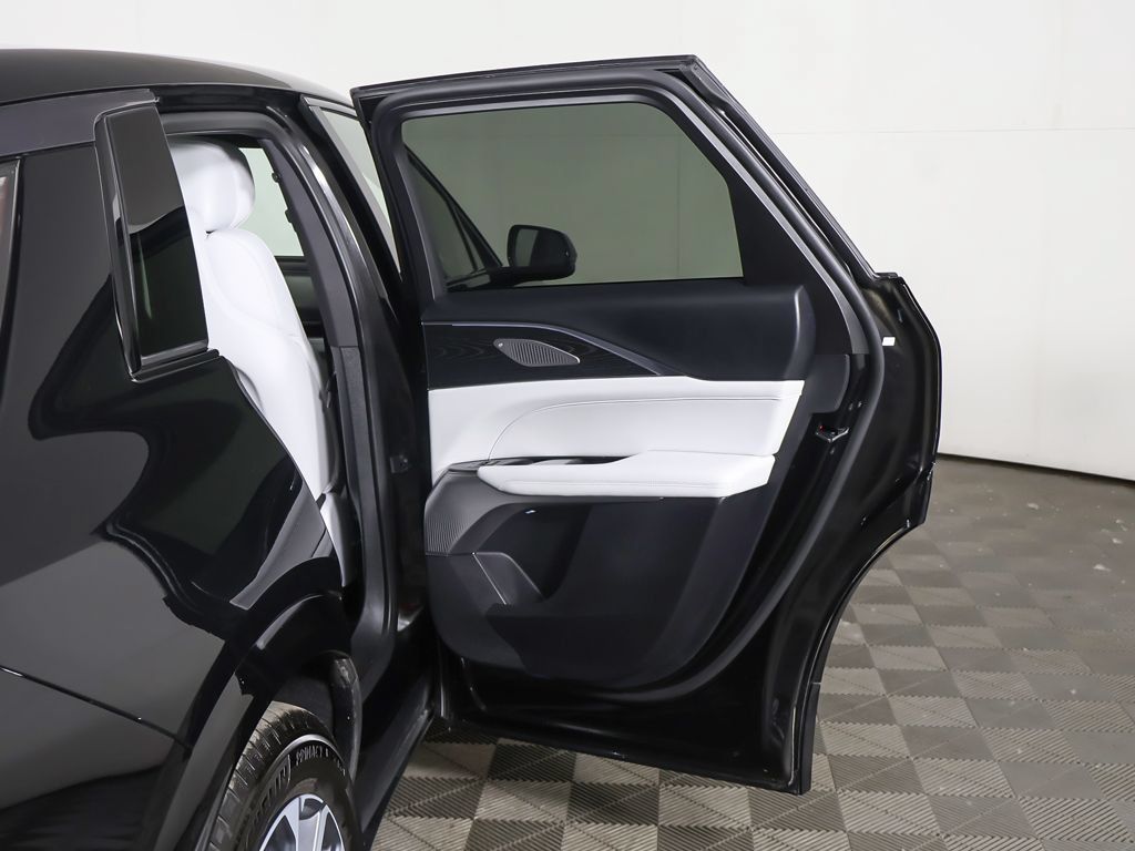 Used 2024 Cadillac Lyriq Sport RWD image 28
