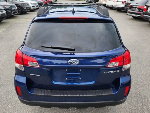 Used 2011 Subaru Outback 2.5i Premium image 12