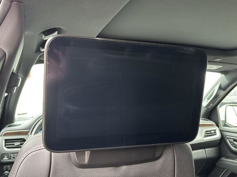 Used 2024 Chevrolet Tahoe Premier w/ Premium Package image 21