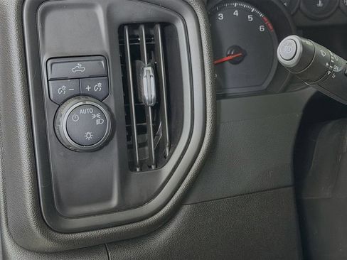 Used 2024 Chevrolet Silverado 1500 Custom image 12